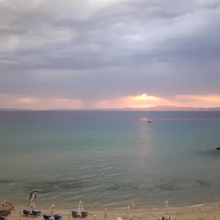 Seaside Apartment,just On The Beach, Unique View Дом отдыха *